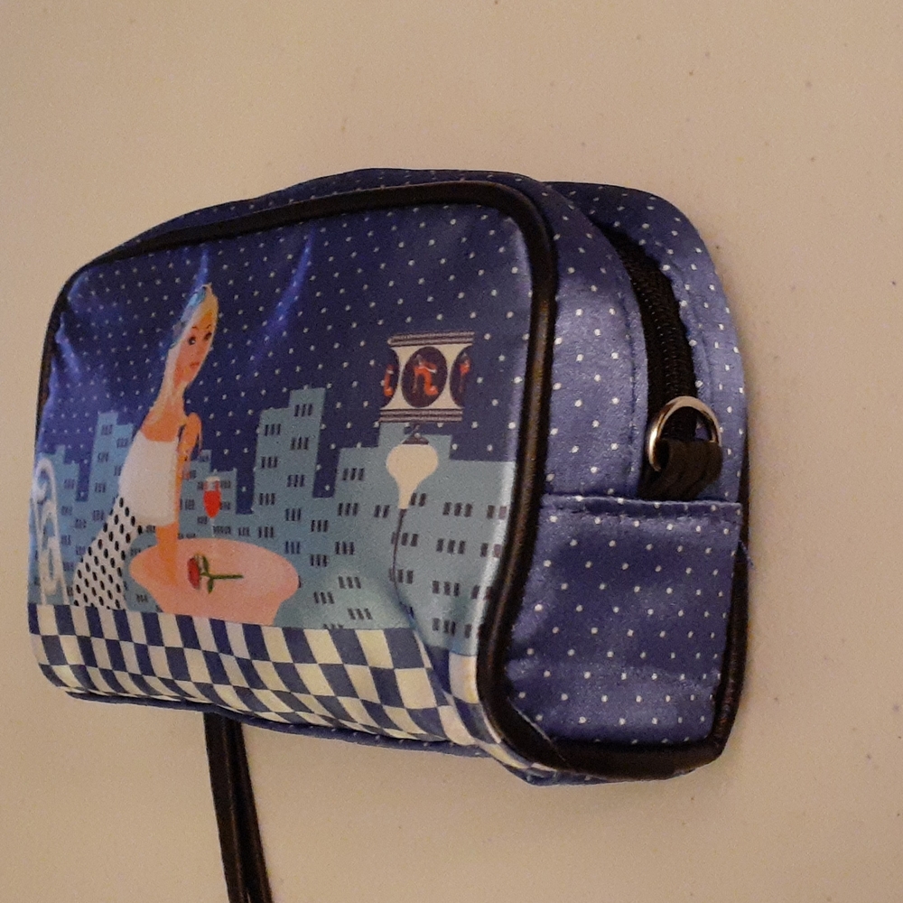 Pouch - Picture 4 of 6